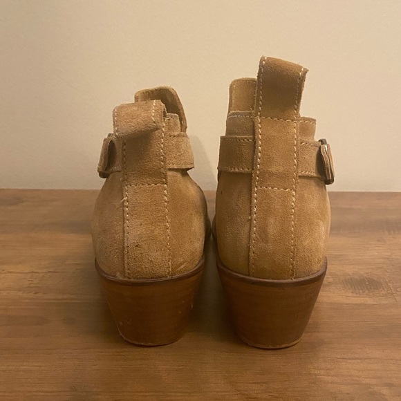 Urban Outfitters Tan Suede Booties - Picture 2 of 7